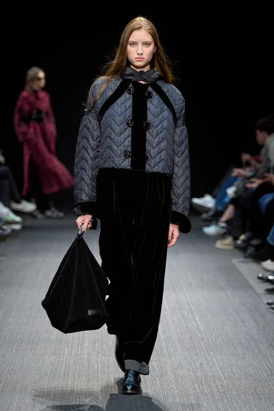 Look 37